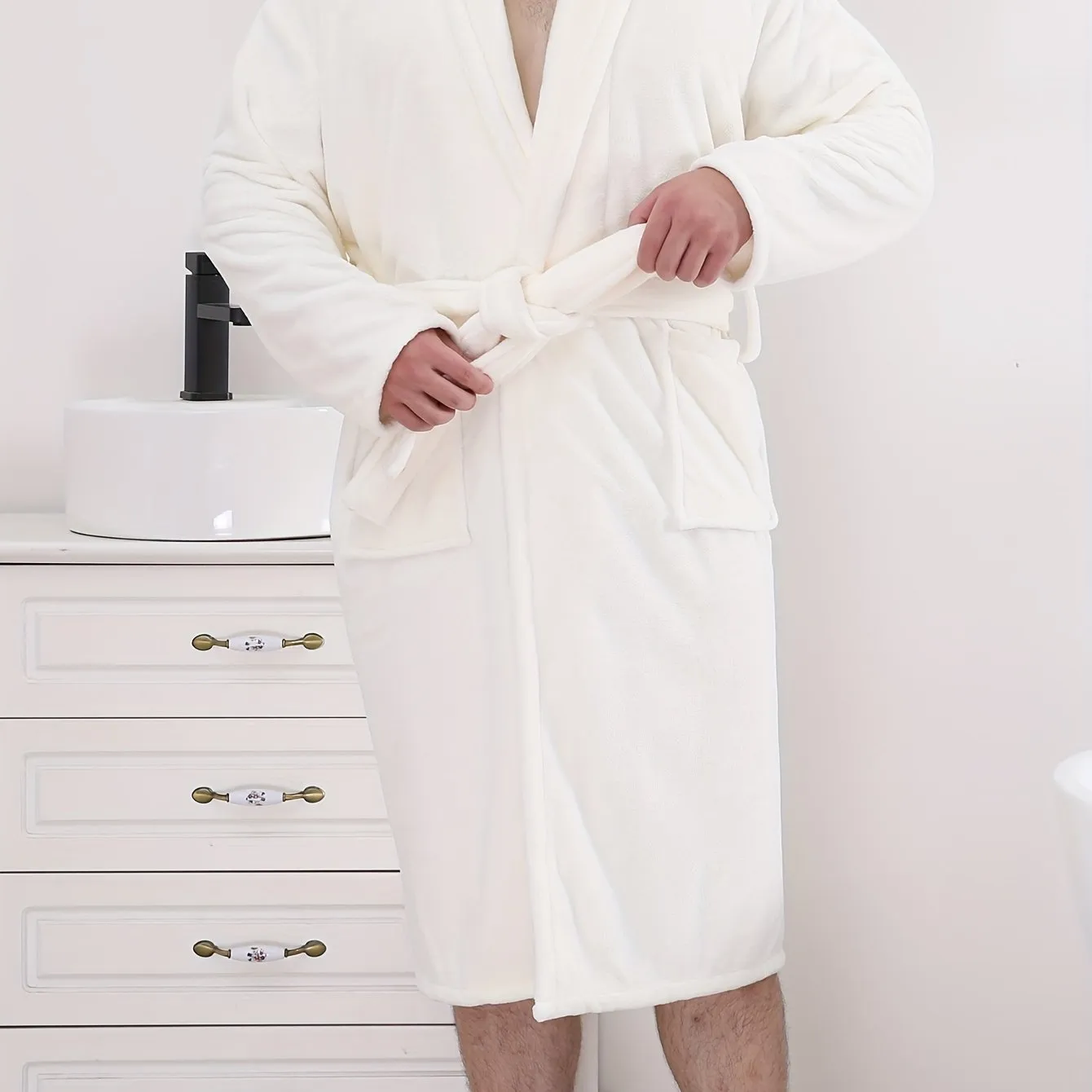 Cozy Mens Fleece Robe with Pockets for Ultimate Comfort