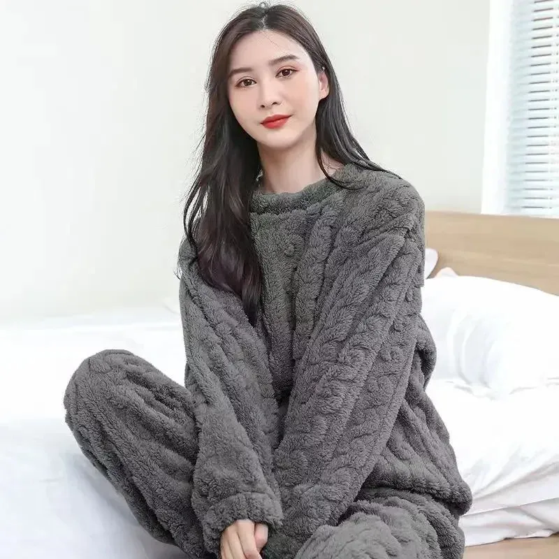 Fluffy Fleece Winter Pyjama Set Women’s 2-Piece Velvet Sleepwear - One Size