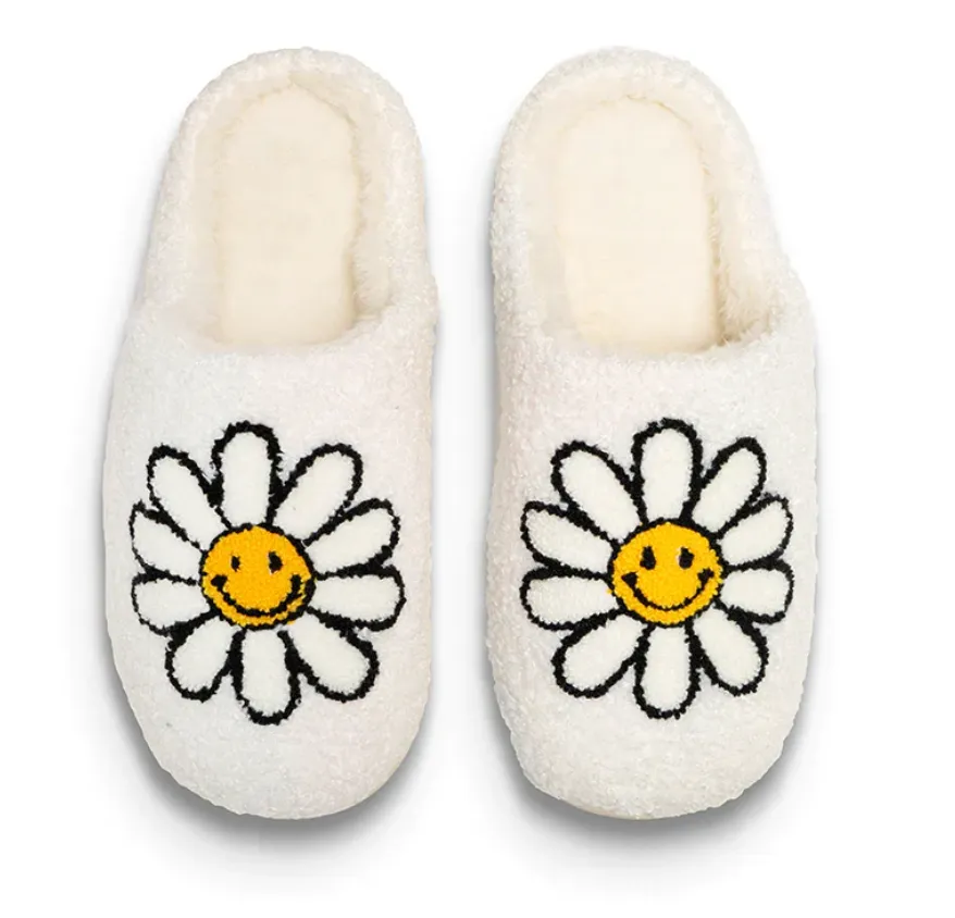 Living Royal Women's Slippers – Fits Womens Shoe Size M/L – 9-12 – Daisy