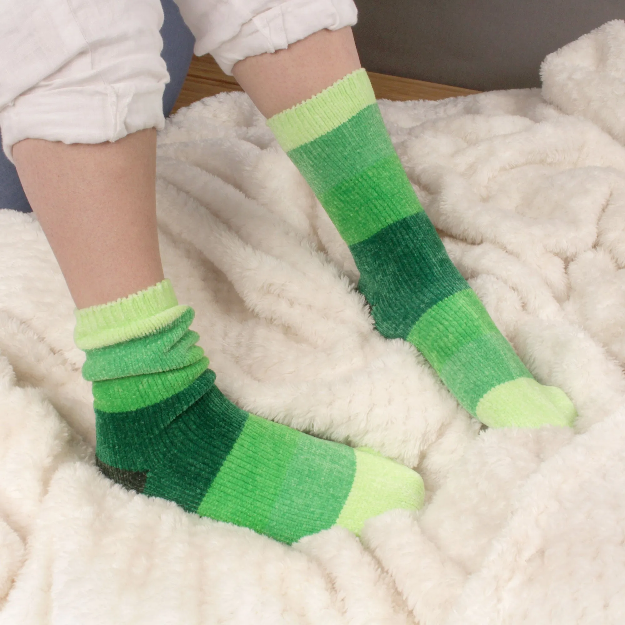 Women's Soft Chenille Furry Fuzzy Color Block Ankle Home Socks