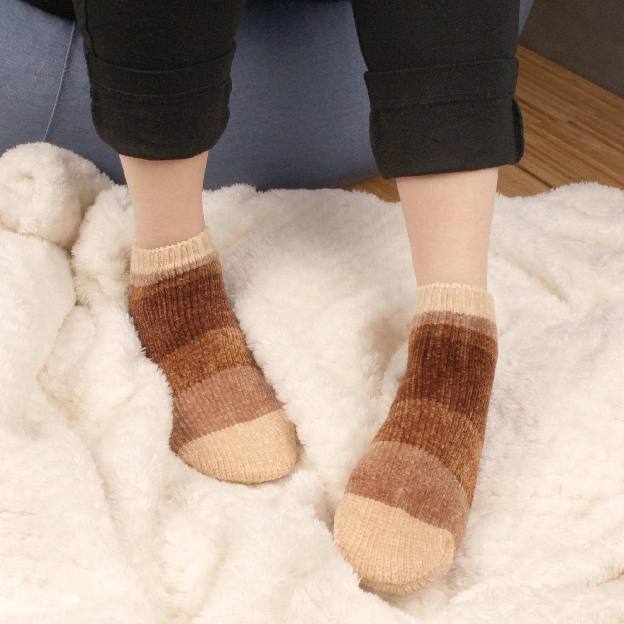 Women's Soft Chenille Furry Fuzzy Color Block Ankle Home Socks